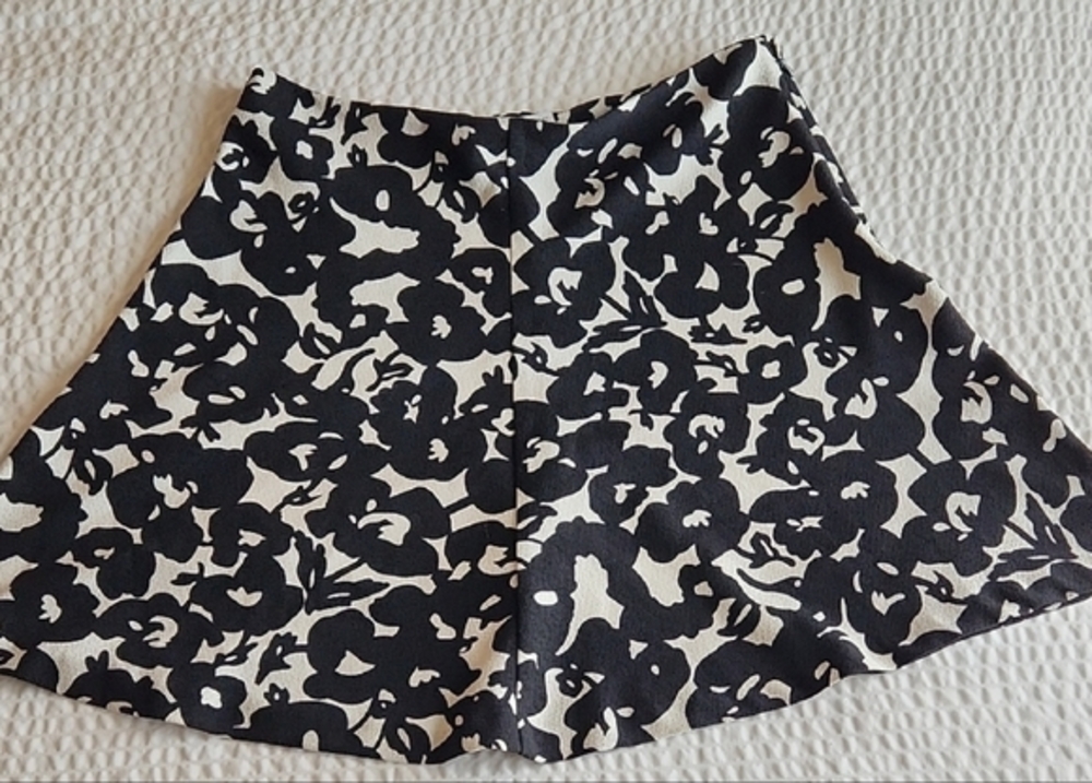 Katherine Barclay Montreal, Women's Skirt, Size 10
